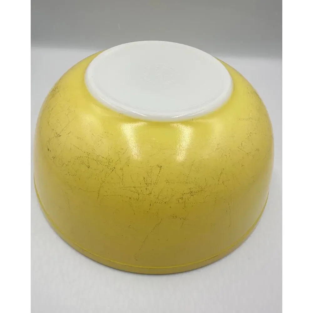 Vintage PYREX Glass #404 Yellow Primary Nesting 4 Qt Mixing Bowl